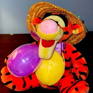 Vintage Disney Winnie the Pooh Springtime Easter Egg Plush Tigger 2002
